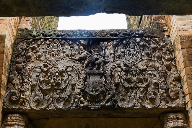 Prasat Sa Kamphaeng Yai-024